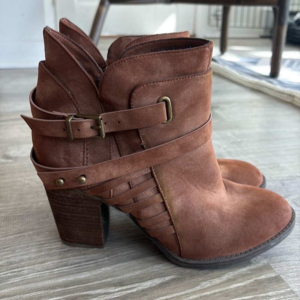 Not Rated booties size 8.5